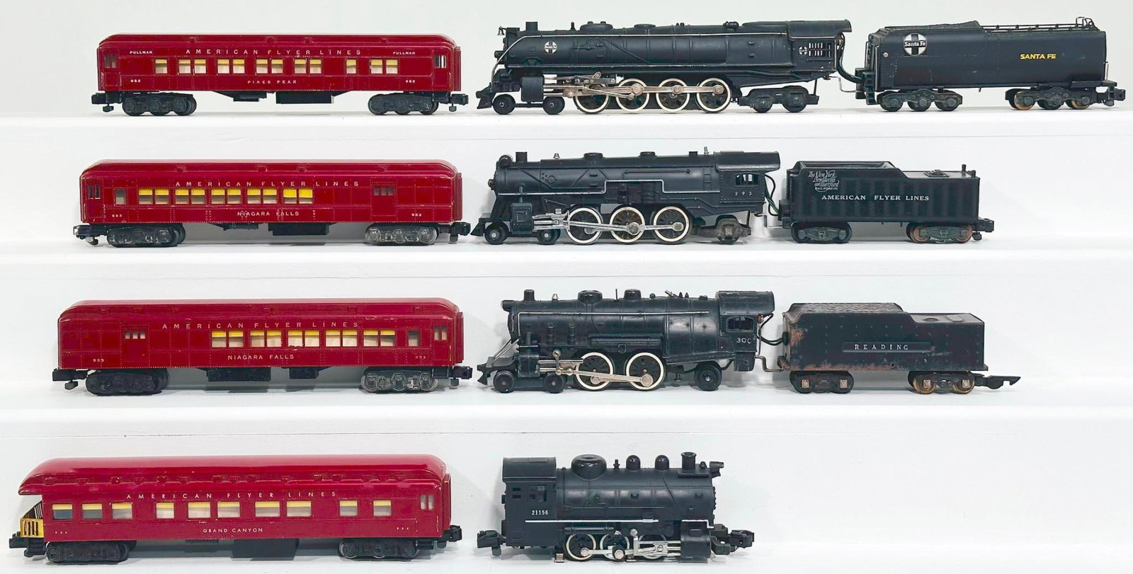 American Flyer Postwar S Gauge 300 Reading Locomotive and Tender/293 New York New Haven and Hartford (1 of 8)
