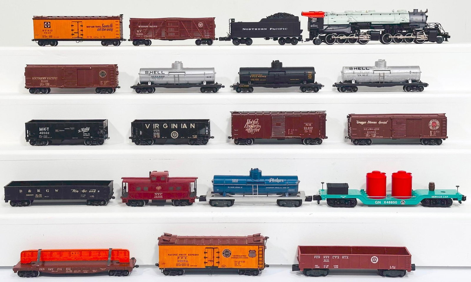Lionel American Flyer Modern S Gauge 2 - 8 - 8 - 2 Locomotive and Tender Northern Pacific/17 Cars: Lionel American Flyer Modern S Gauge 2 - 8 - 8 - 2 Locomotive and Tender Northern Pacific and Seventeen (17) Assorted Freight Cars with small knuckle couplers, with the Northern Pacific Locomotive and