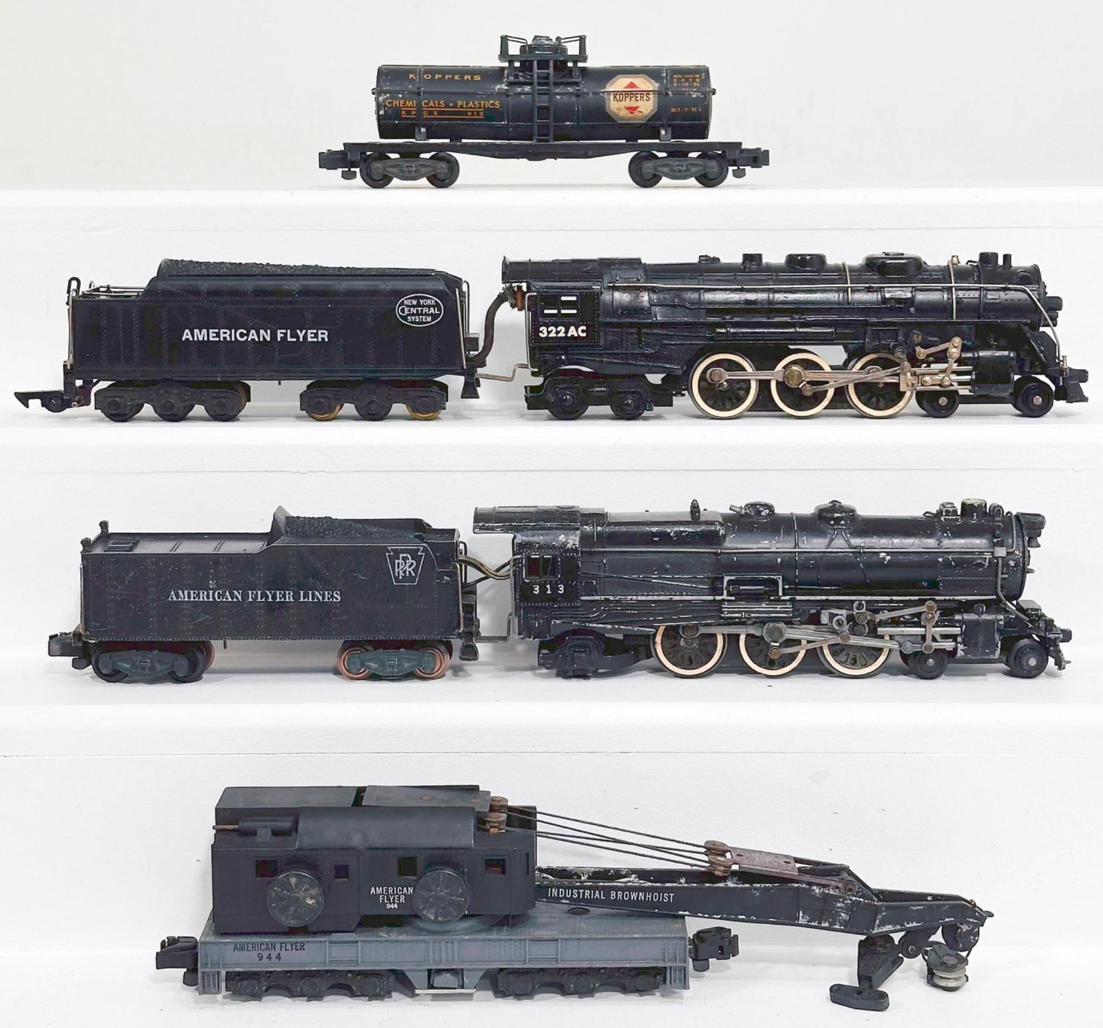 American Flyer Postwar S Gauge 322 New York Central Locomotive and Tender/313 PRR Locomotive (1 of 6)
