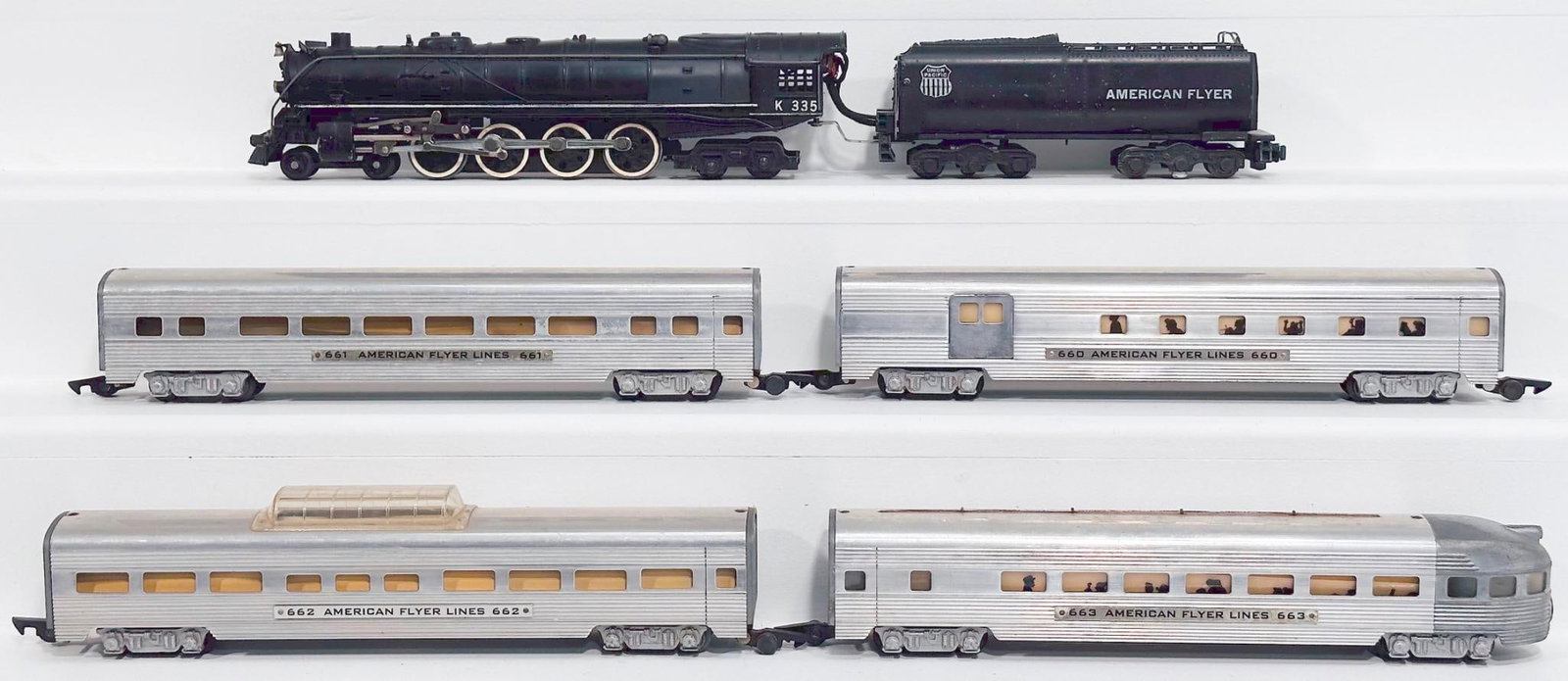 American Flyer Postwar S Gauge K335 Union Pacific Locomotive and Tender and 661-660-662-663 Cars (1 of 6)