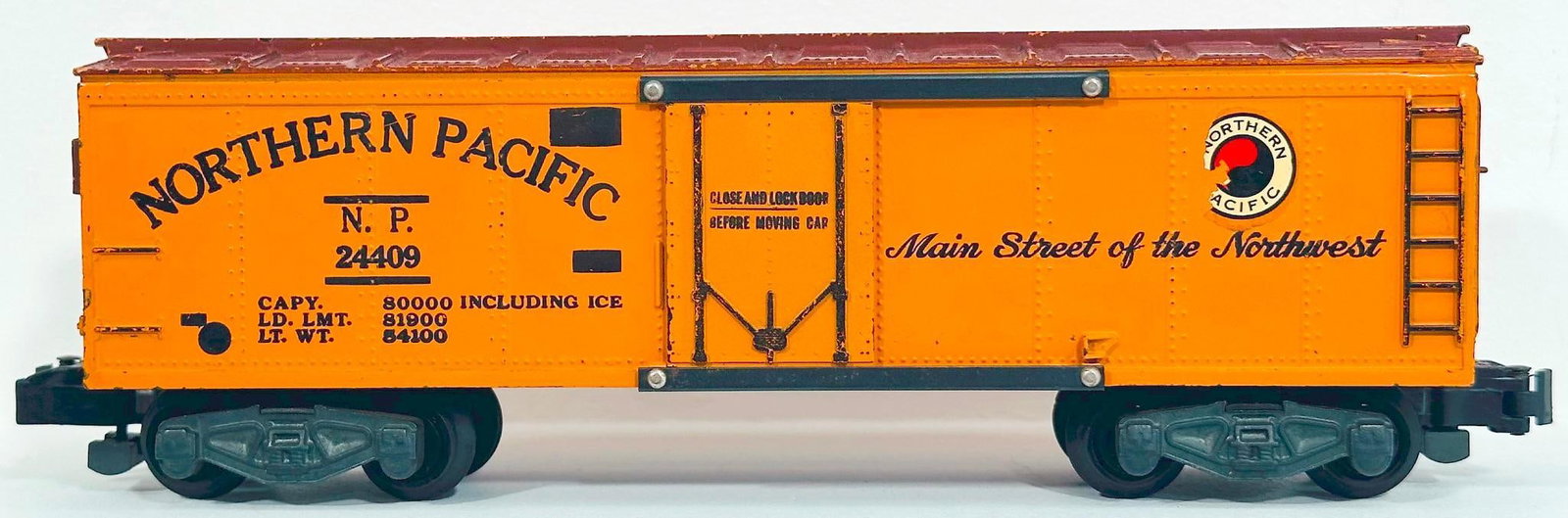 American Flyer Postwar S Gauge Northern Pacific 24409 RARE Reefer: American Flyer Postwar S Gauge Northern Pacific 24409 RARE Reefer, in C7. The longest item in this Lot is 16 inches.
