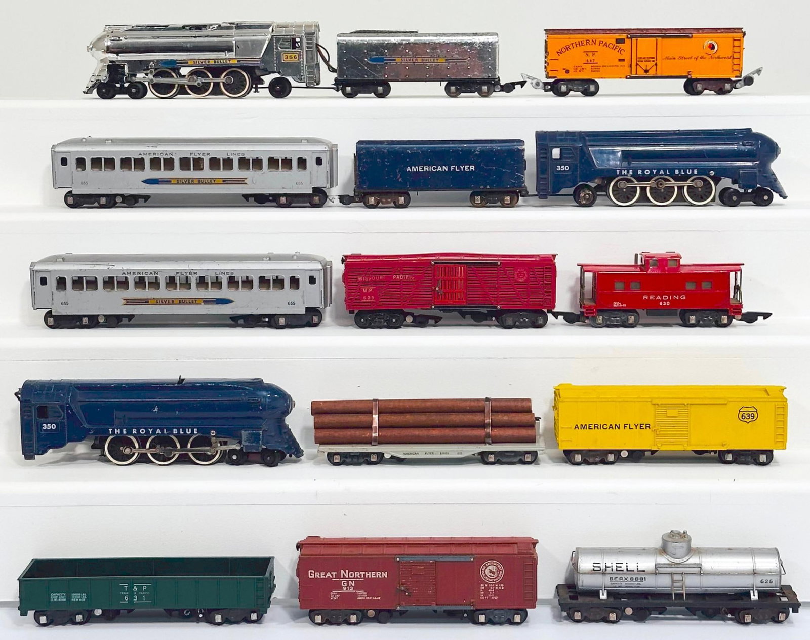 American Flyer Postwar S Gauge 356 Silver Bullet Locomotive and Tender and 350 Royal Blue Locomotive (1 of 8)