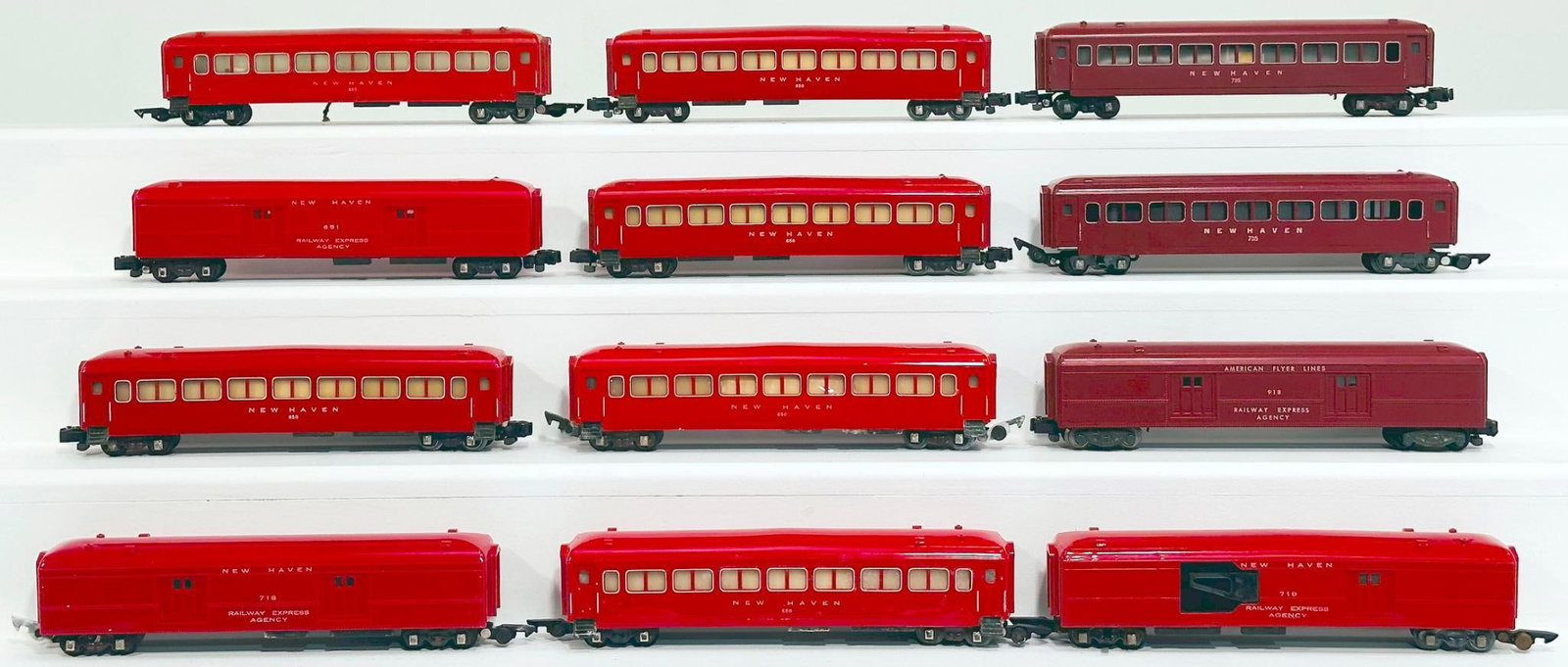 American Flyer Postwar S Gauge Twelve (12) Assorted red and dark red Passenger Cars: American Flyer Postwar S Gauge Twelve (12) Assorted red and dark red Passenger Cars, including 650 in C7 minus, 651 in C7 minus, 735 in C7 minus, 918 in C7, 725 in C7 minus, 650 in C7, 650 in C7, 718 