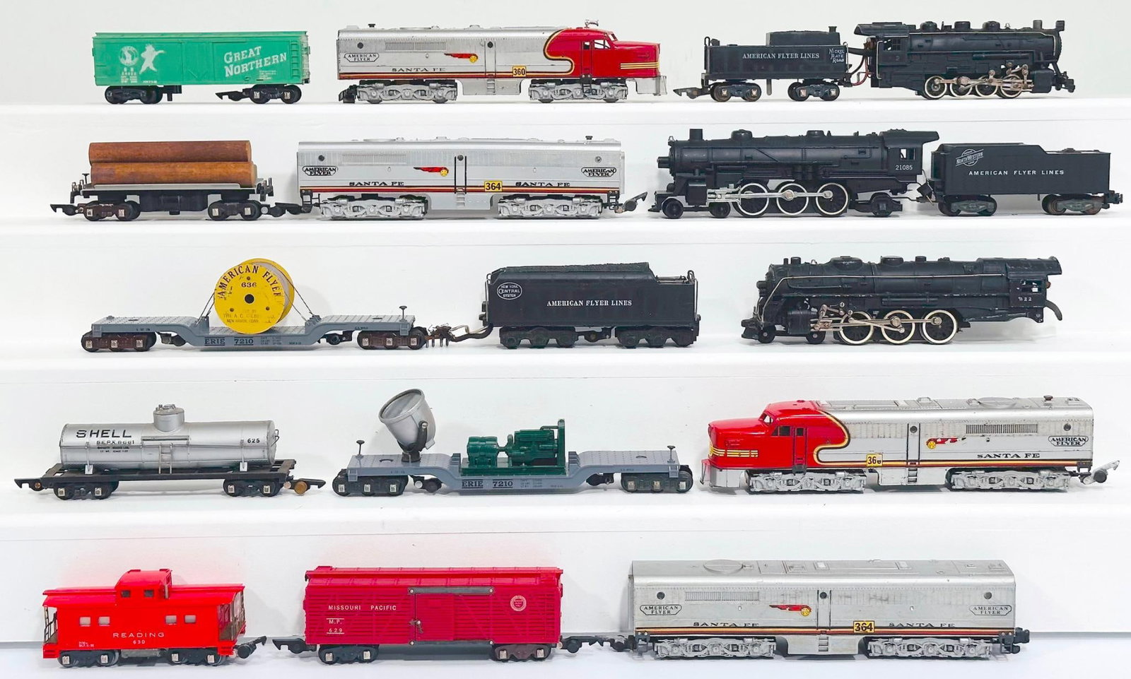 American Flyer Postwar S Gauge 21085 AF Lines Locomotive and Tender/322 AF Lines Loco and Tender (1 of 8)