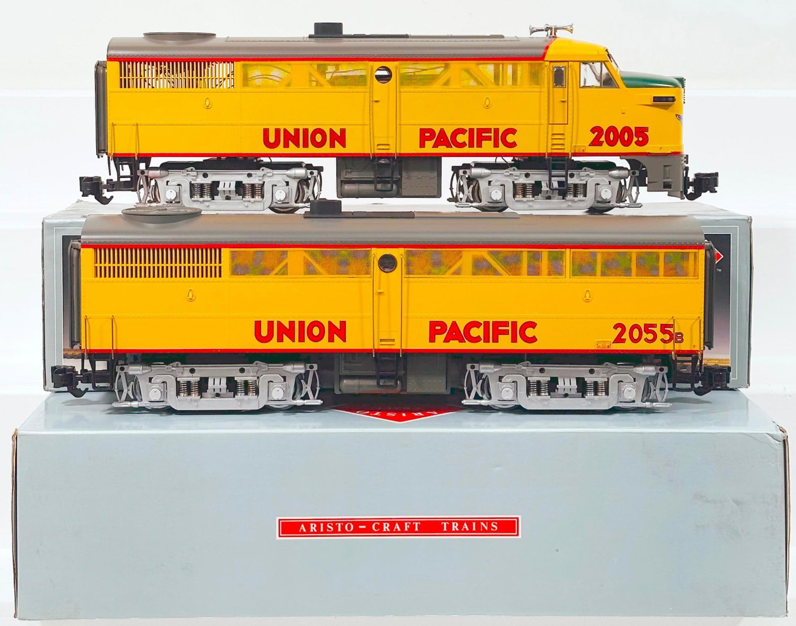 Aristo Craft Trains/REA Modern G Scale Union Pacific Alco FA - 1 and FB - 1 Alco Diesel Units Boxed (1 of 8)