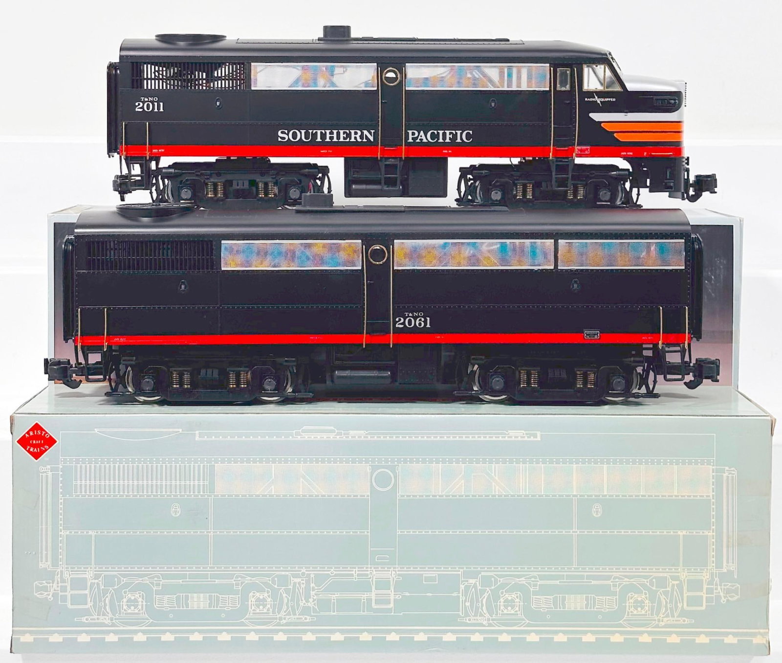 Aristo Craft Trains Modern G Scale Southern Pacific Black Widow Alco FA-1 and FB-1 Alco Diesel Units (1 of 8)