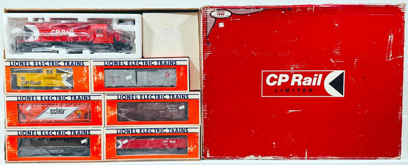 Lionel Modern O Gauge 1989 Limited Production CP Rail Freight Set: Lionel Modern O Gauge 1989 Limited Production CP Rail Freight Set, in C8 or better and with its original set box that shows moderate wear and includes interior original boxes.