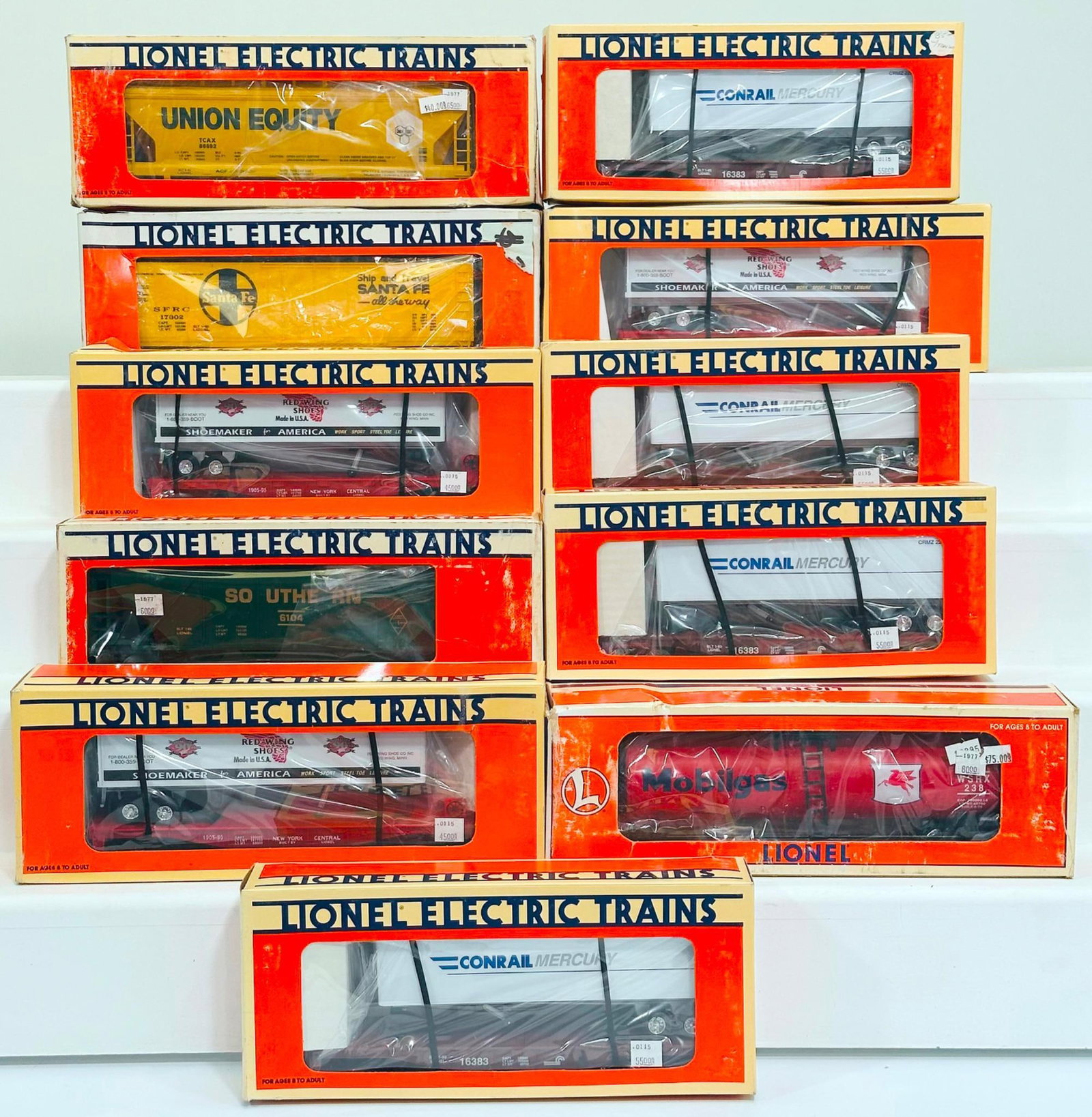 Lionel Modern O Gauge Eleven (11) Assorted Freight Cars Boxed (1 of 6)
