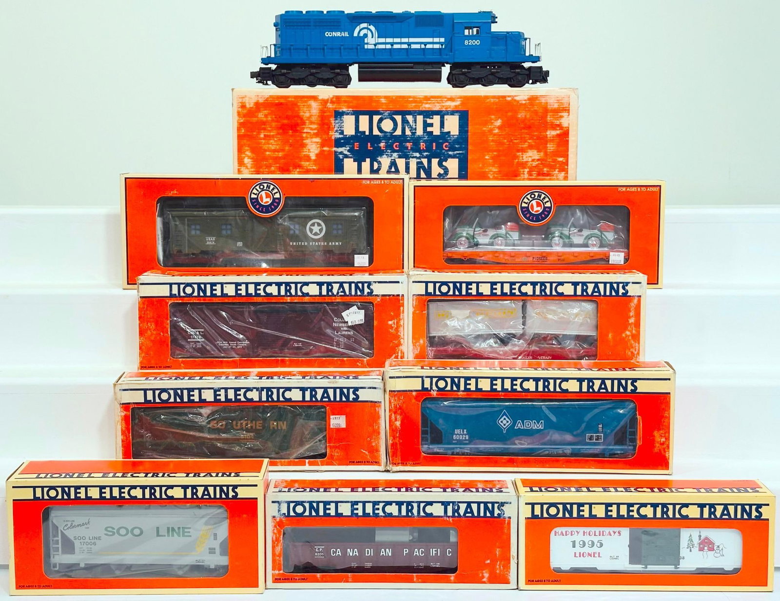Lionel Modern O Gauge Conrail SD - 40 Diesel Switcher and Nine (9) Assorted Freight Cars Boxed (1 of 10)