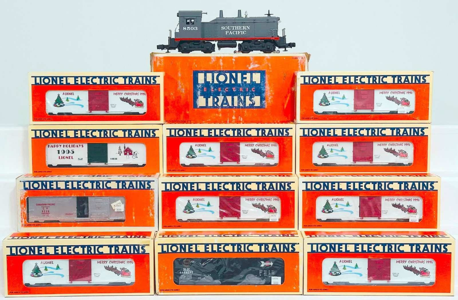 Lionel Modern O Gauge Southern Pacific Diesel Switcher and Eleven (11) Assorted Freight Cars Boxed (1 of 11)