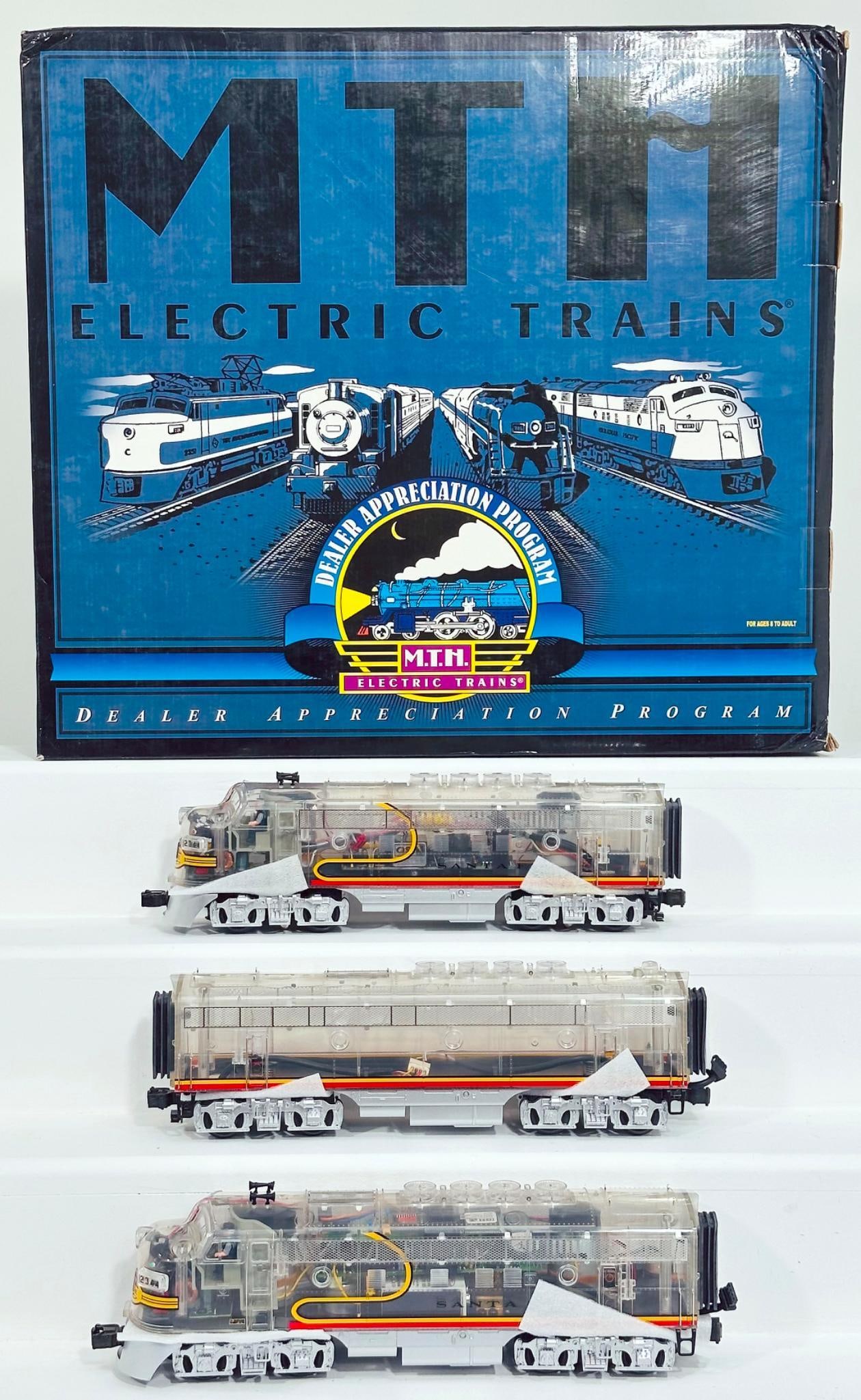 MTH Dealer Appreciation Program Modern O Gauge Santa Fe - Clear Body F - 3 ABA Diesel Set Boxed: MTH Dealer Appreciation Program Modern O Gauge Santa Fe - Clear Body F - 3 ABA Diesel Set Boxed, in C8 or better and with its original box.