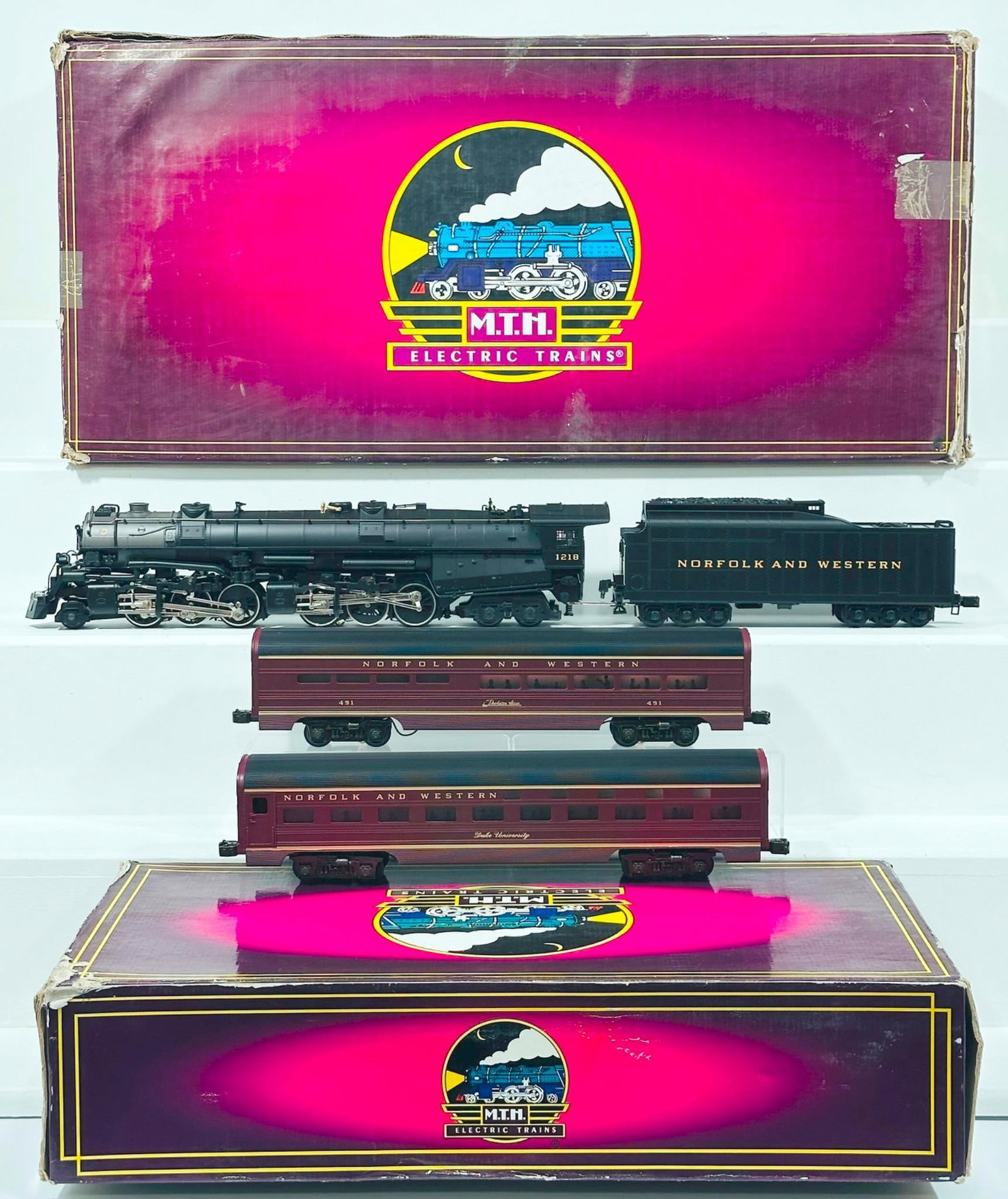 MTH Modern O Gauge Norfolk and Western 2-6-6-4 Class A Steam Locomotive and Tender with PS-1.0 Boxed (1 of 8)