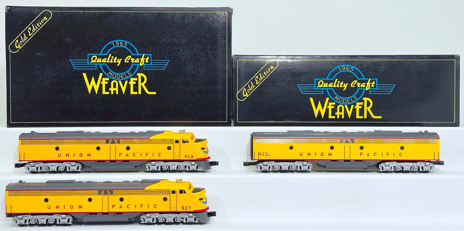 Weaver Models Modern O Gauge UP EMD E-8 A-A Diesel Units with PS 1.0 Boxed/UP EMD E-8 B Diesel Unit (1 of 8)