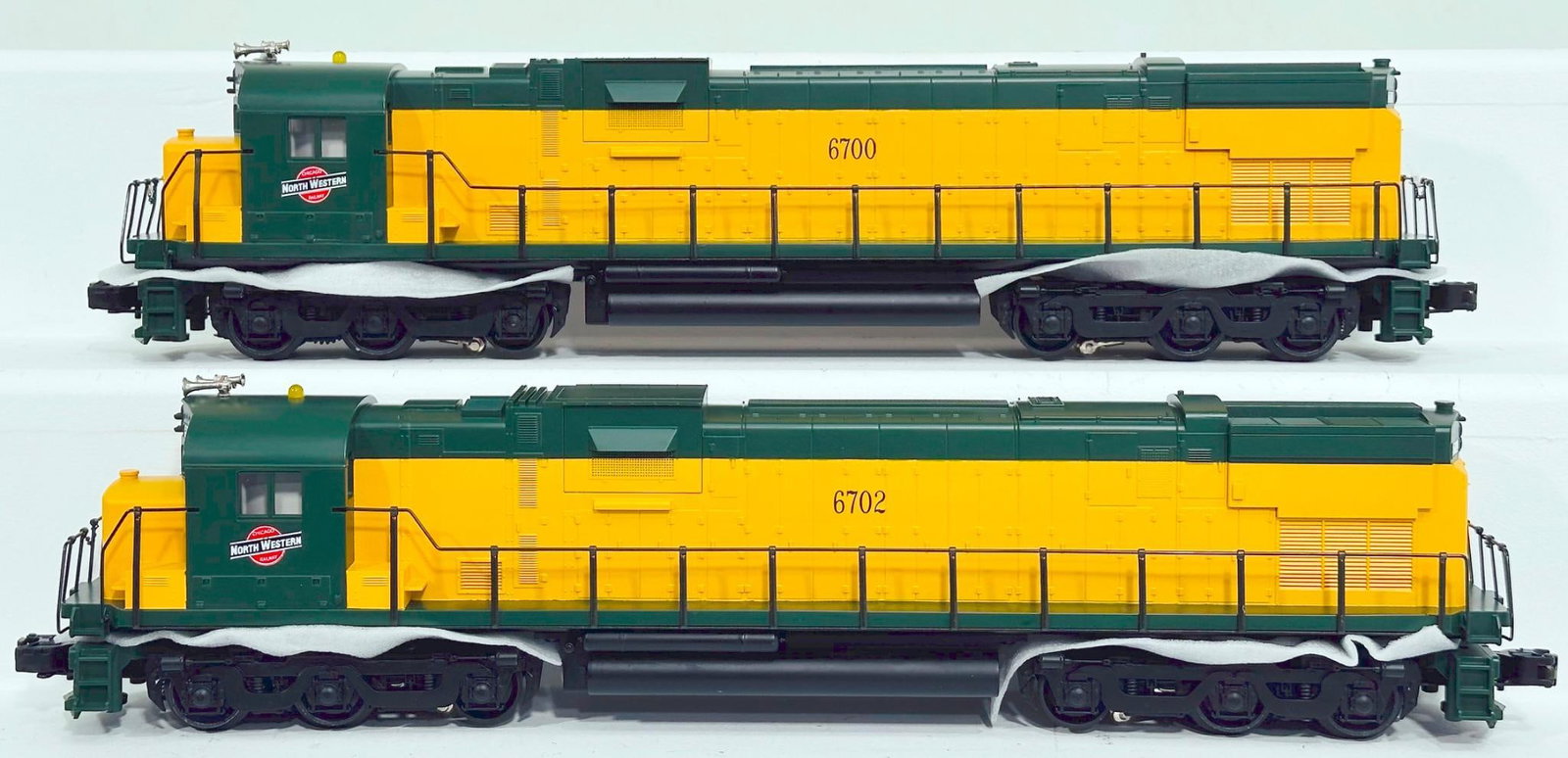 Weaver Models Modern O Gauge Chicago Northwestern Alco C - 628 Diesel Switcher with PS 1.0 Boxed X2 (1 of 7)