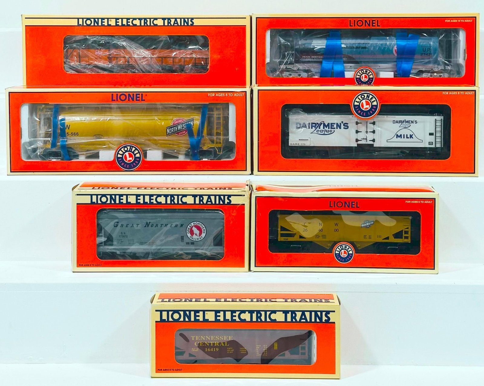 Lionel Modern O Gauge Milwaukee Road RS- 3 Diesel Engine Switcher and Six (6) Assorted Freight Cars (1 of 5)