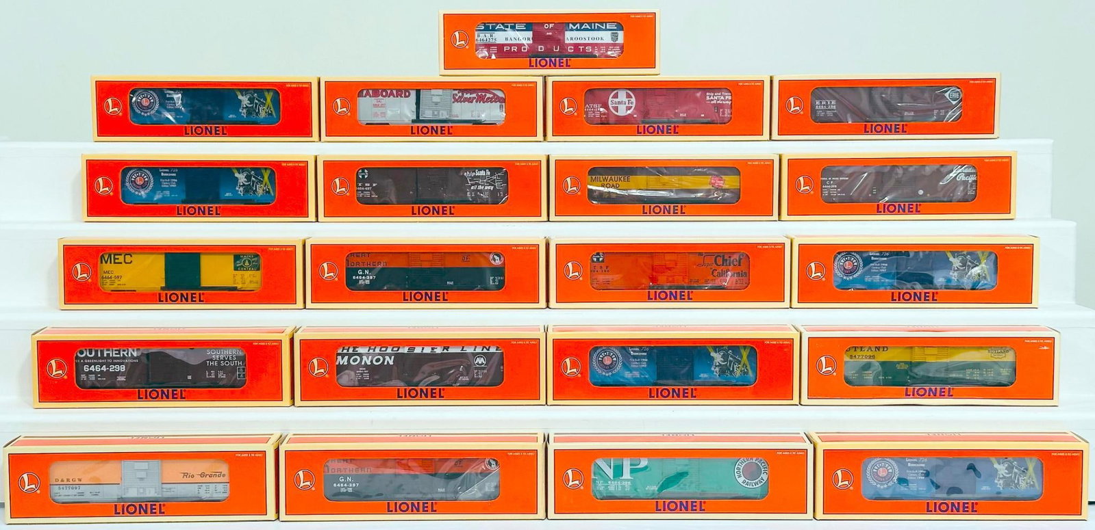 Lionel Modern O Gauge Twenty-One (21) Assorted Freight Cars Boxed: Lionel Modern O Gauge Twenty-One (21) Assorted Freight Cars Boxed, each in C9 and each with its original box.