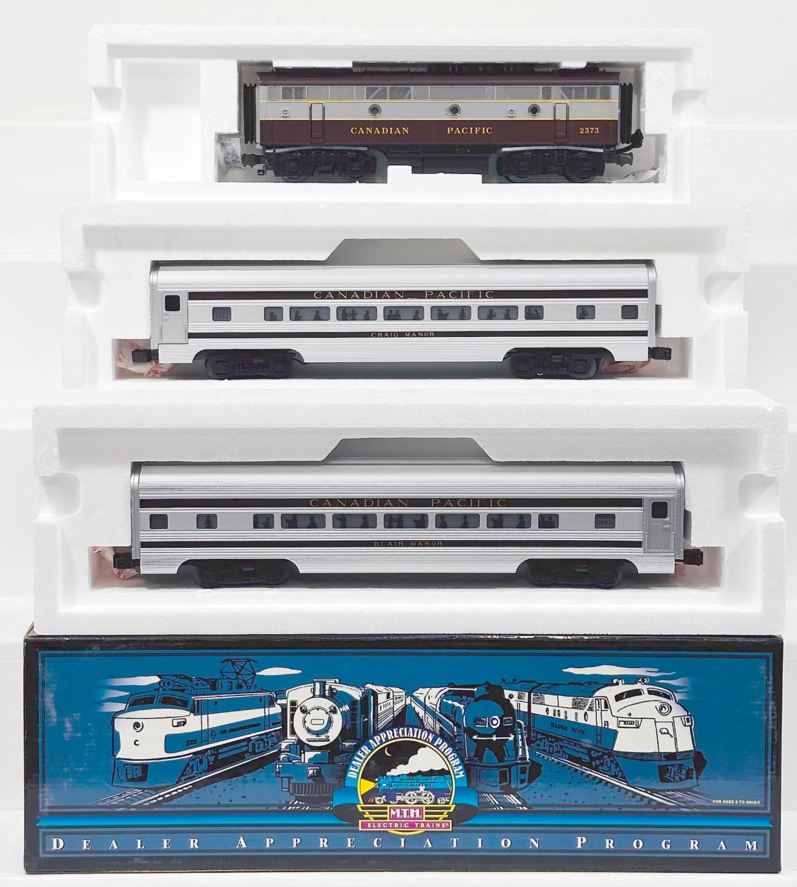 MTH Dealer Appreciation Program Modern O Gauge Canadian Pacific B Diesel Unit and Two Assorted Cars (1 of 3)