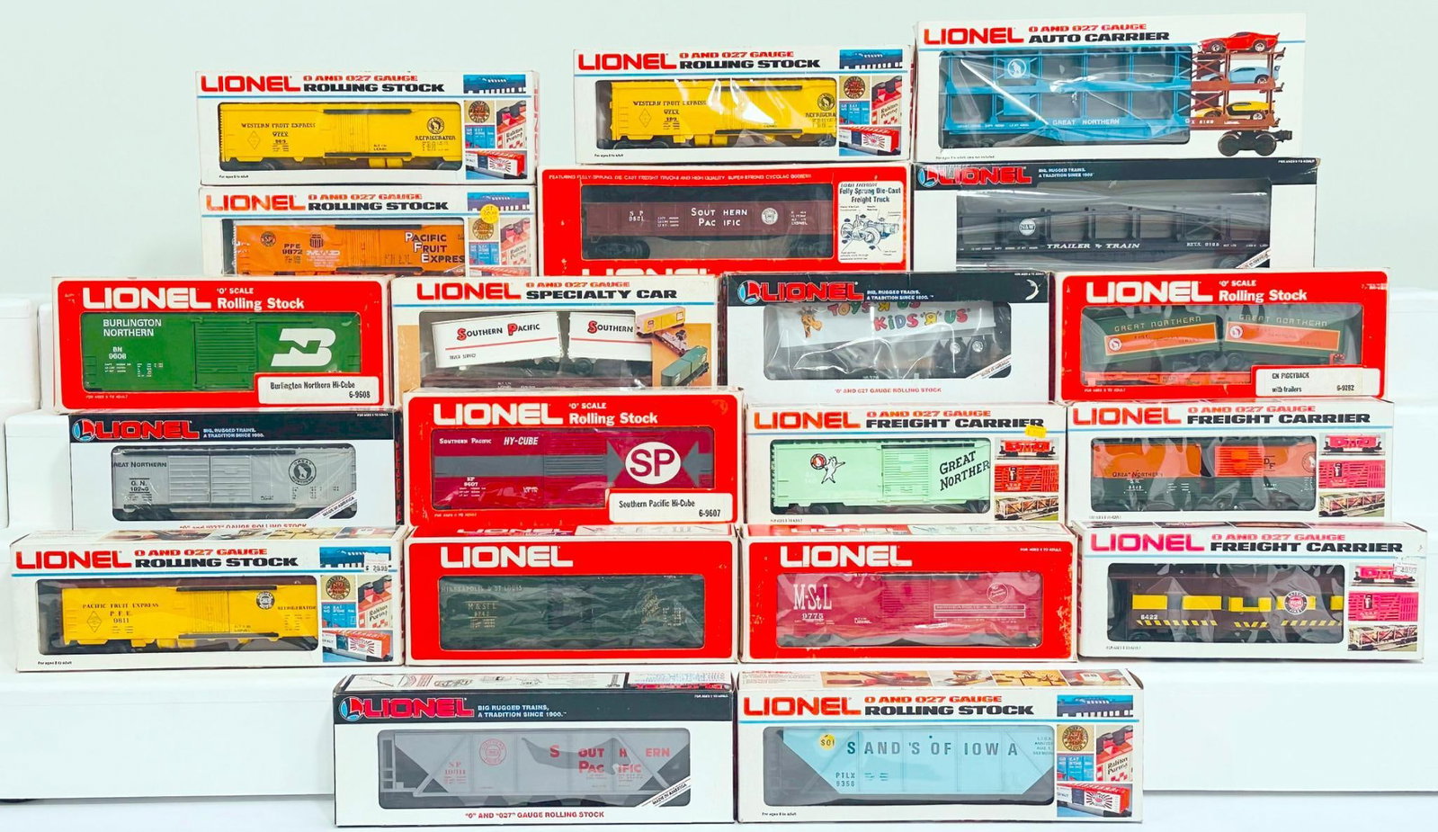Lionel Modern O Gauge Twenty (20) Assorted Freight Cars Boxed (1 of 8)
