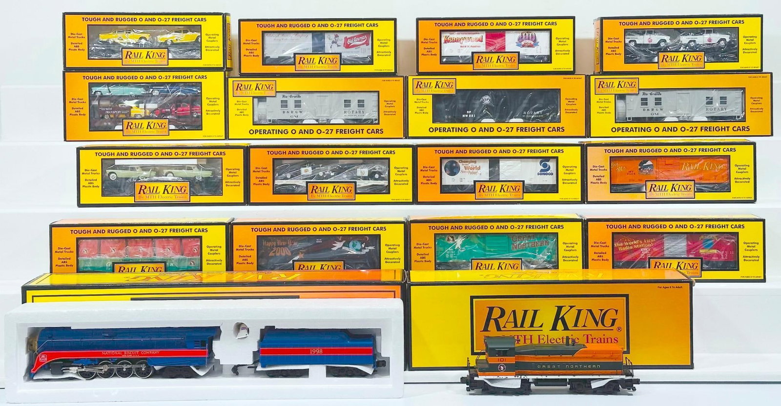 MTH Rail King Modern O Gauge Nabisco GS-4 Locomotive & Tender with PS 1.0/Great Northern Switcher (1 of 14)