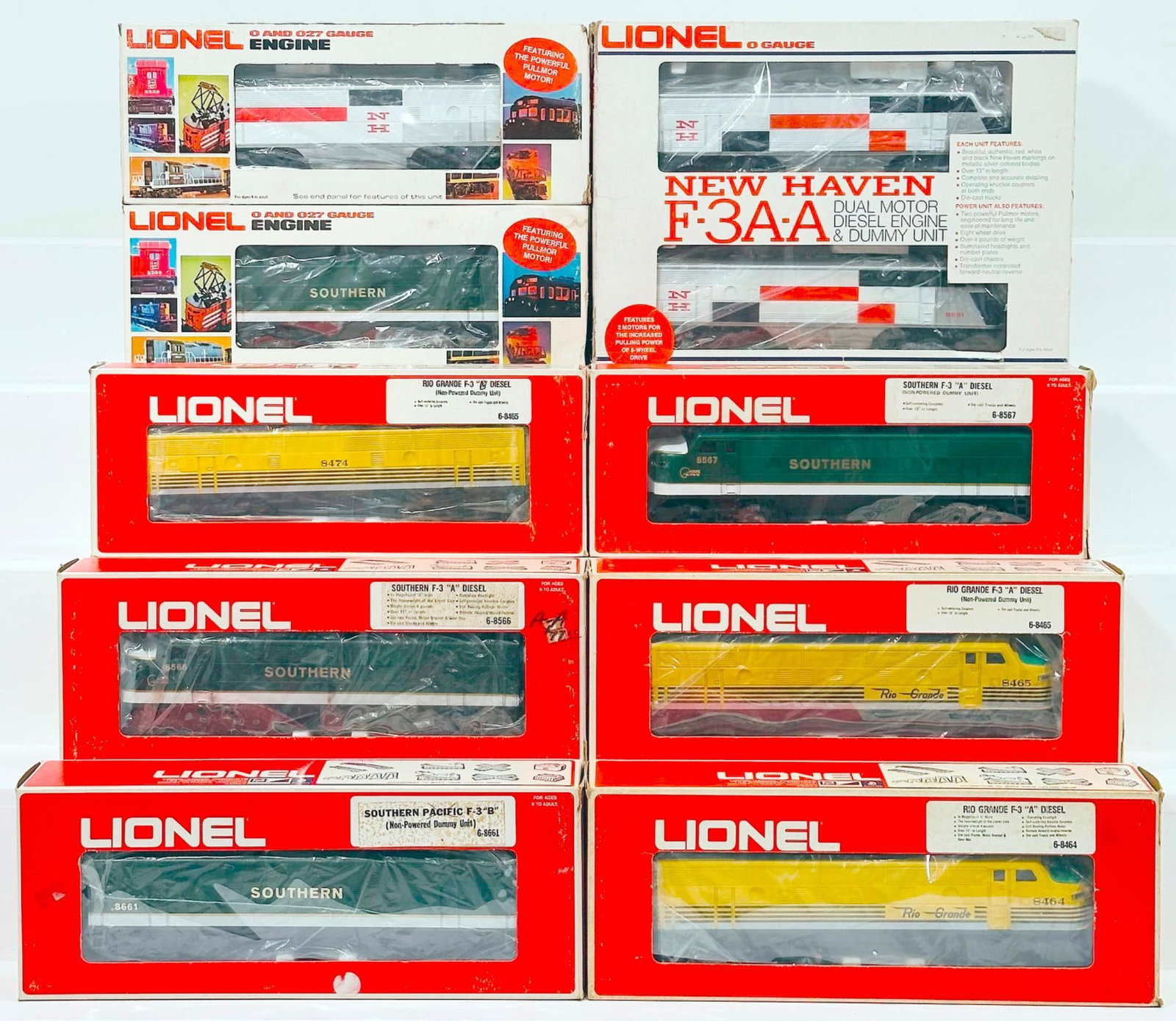 Lionel Modern O Gauge New Haven F-3 A-A Powered and Dummy Diesel Units and New Haven F-3 Nonpowered (1 of 6)