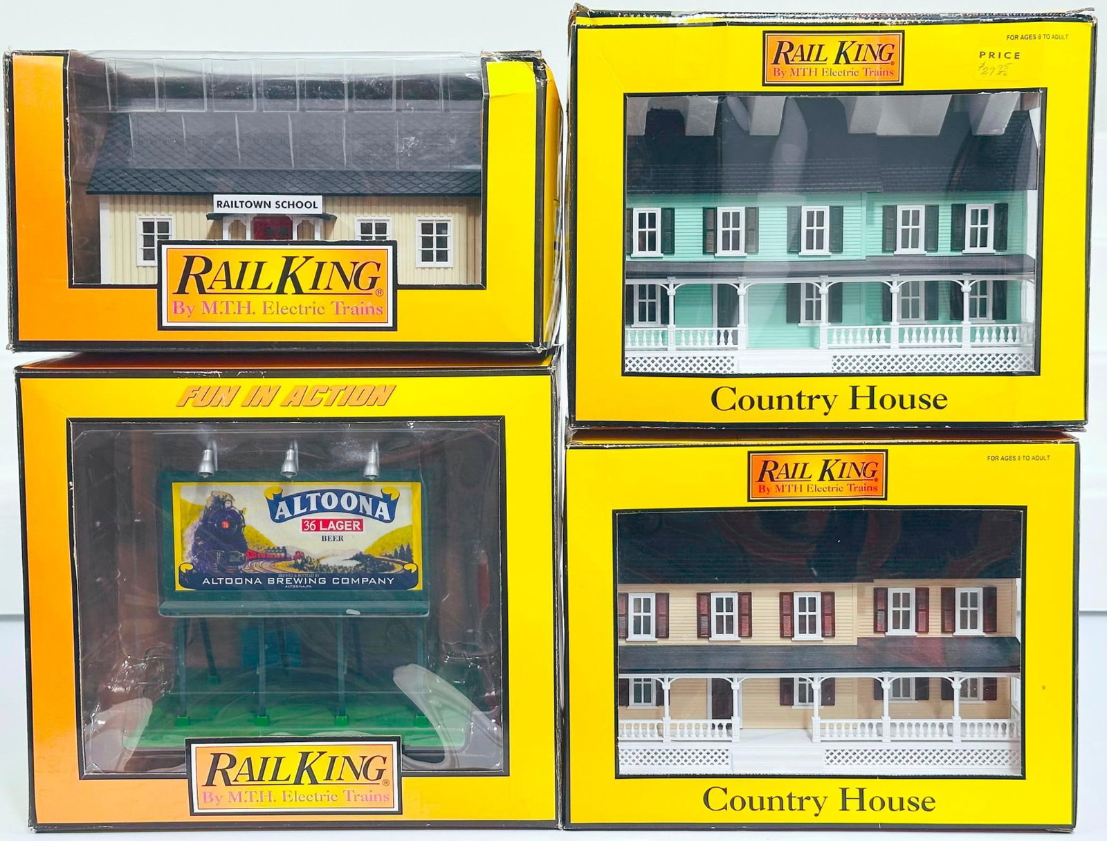 MTH Rail King Modern O Gauge Altoona 36 Lager Lighted Billboard/Country House tan with brown shutter (1 of 7)