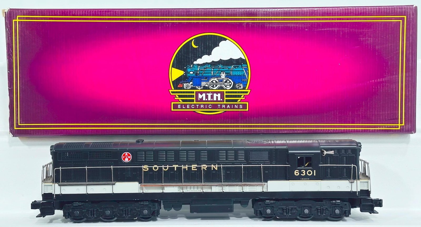 MTH Modern O Gauge Southern FM Trainmaster Diesel with PS 1.0 Boxed (1 of 8)