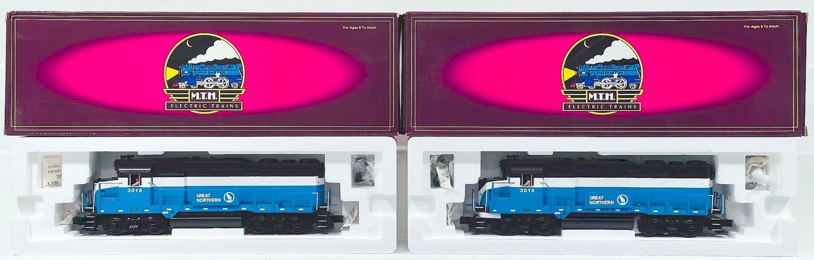 MTH Modern O Gauge Great Northern GP-30 Diesel Engine Switcher with PS 2.0 and Great Northern GP-30 (1 of 4)