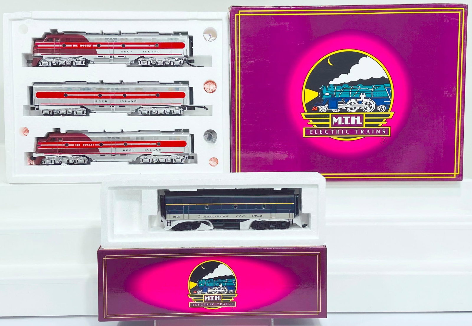 MTH Modern O Gauge Rock Island EMD E-8 A-B-A Diesel Set with PS 1.0 Boxed and Chesapeake & Ohio EMD (1 of 5)