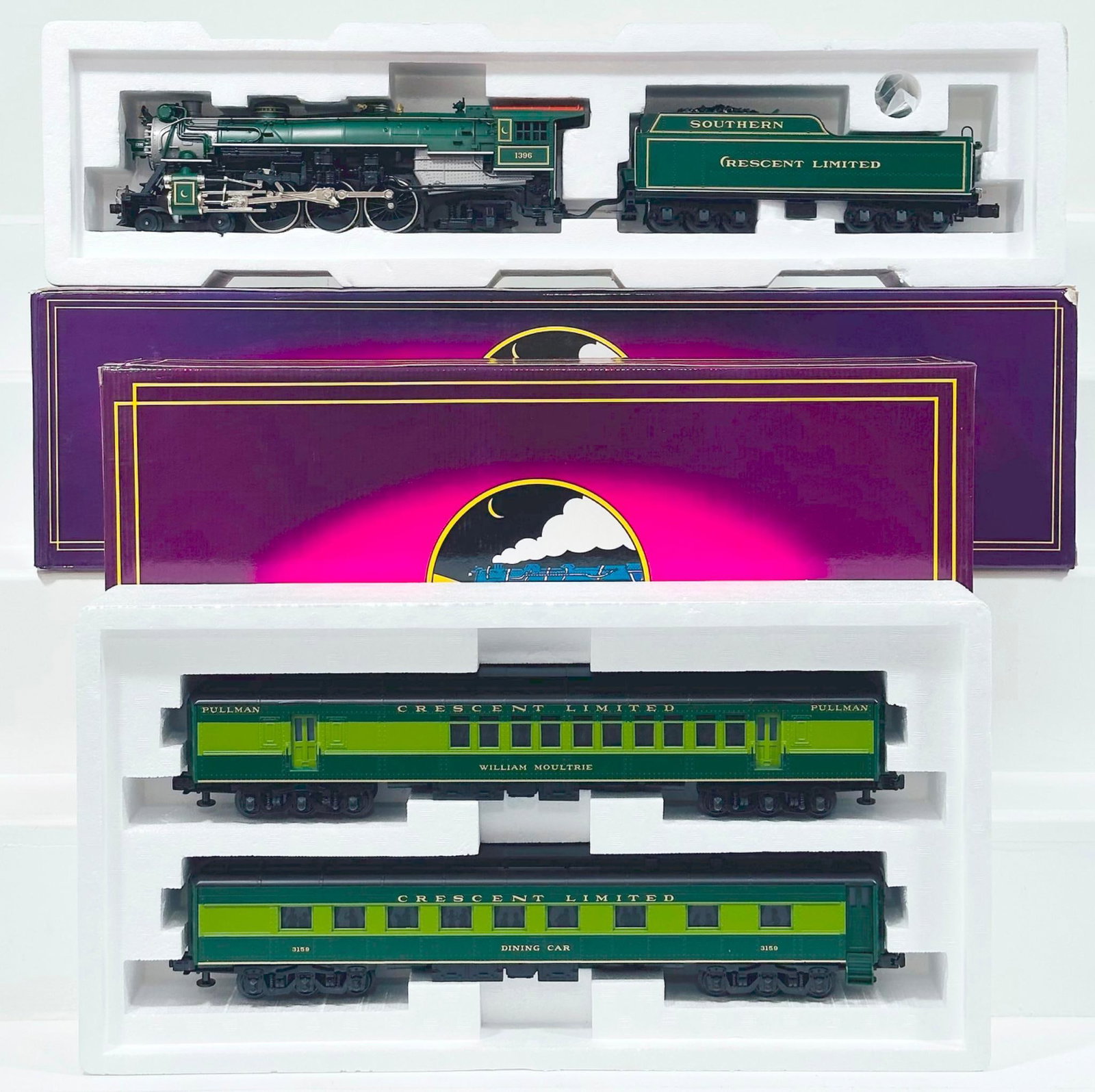 MTH Modern O Gauge Southern Crescent Limited 4-6-2 Diecast Pacific Locomotive and Tender with PS 1.0: MTH Modern O Gauge Southern Crescent Limited 4 - 6 - 2 Diecast Pacific Locomotive and Tender with PS 1.0 Boxed and Southern Crescent Limited Scale Madison Combine/Diner Set Boxed, each in C8 to C9 and