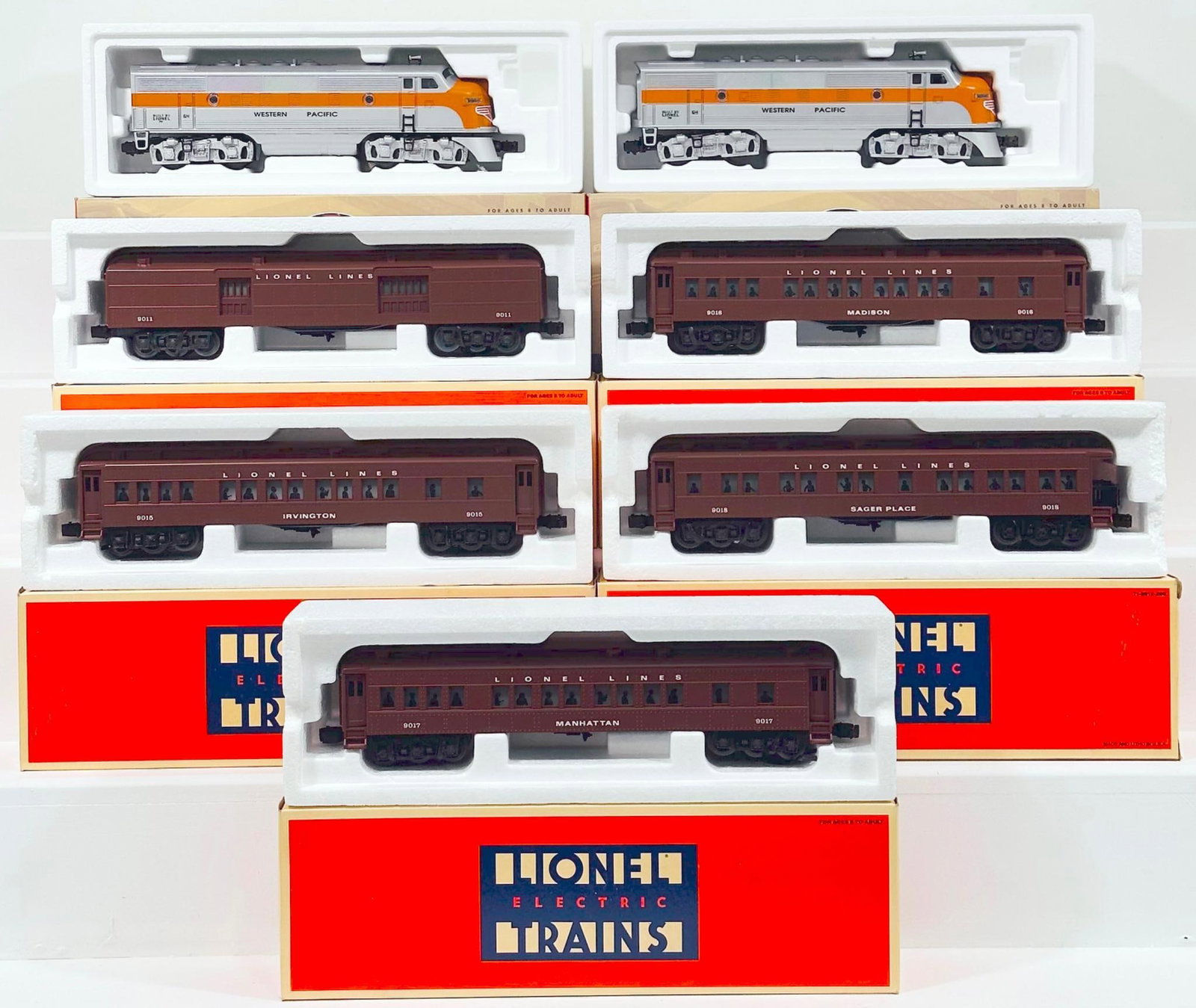 Lionel Modern O Gauge Western Pacific F-3 A Powered Diesel Locomotive/WP F-3 A Nonpowered/5 Cars (1 of 6)