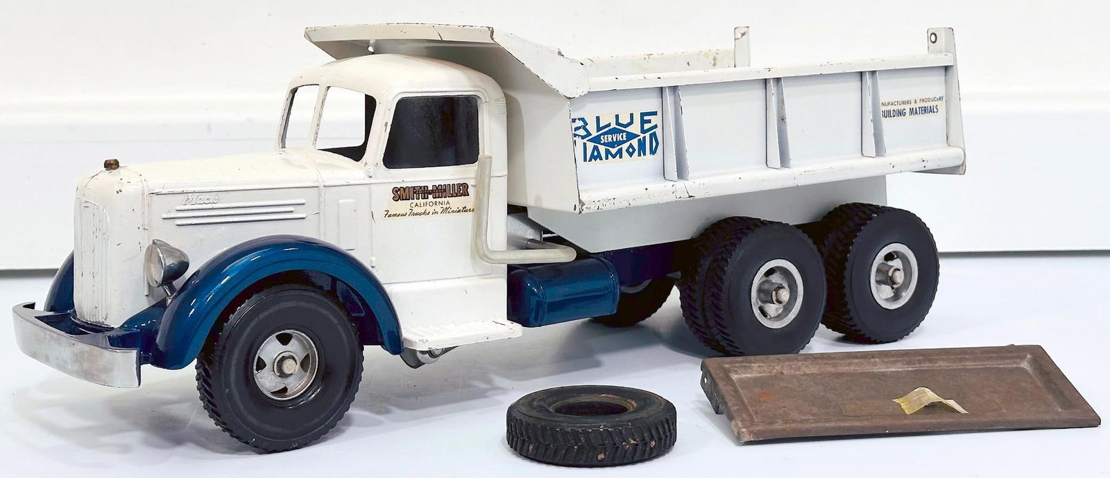 Smith - Miller Postwar Blue Diamond Dump Truck (1 of 6)