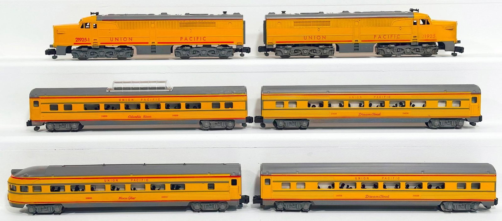 American Flyer Postwar S Gauge Union Pacific 21925 and 21925 - 1 Alcos and Four (4) Union Pacific: American Flyer Postwar S Gauge Union Pacific 21925 and 21925 - 1 Alcos and Four (4) Union Pacific Passenger Cars, with the 21925 and 21925 - 1, each in C7, and including 24838, 24938, 24840 and 24839,