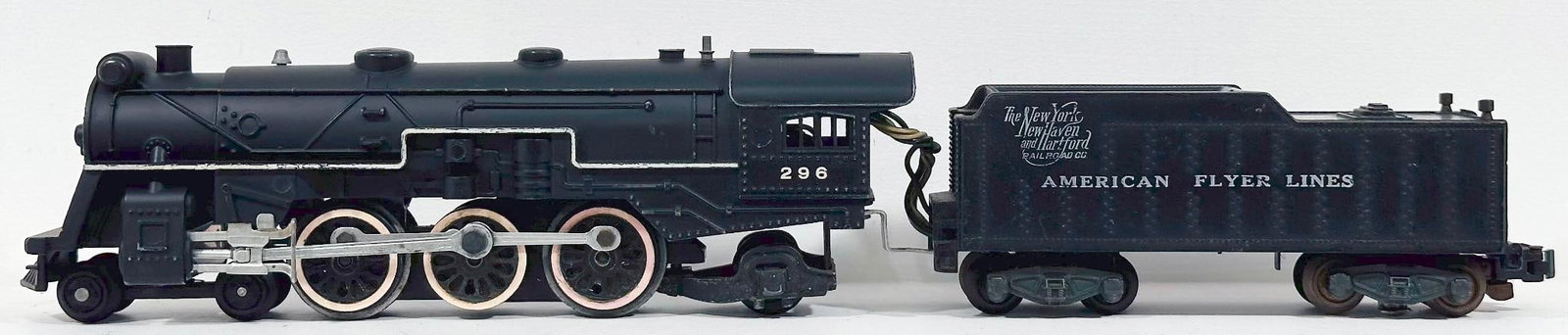 American Flyer Postwar S Gauge 296 New York New Haven and Hartford Locomotive and Tender (1 of 6)