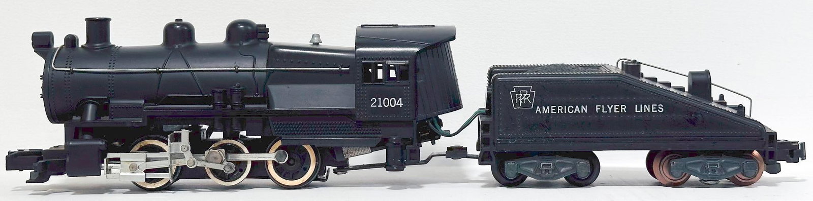 American Flyer Postwar S Gauge 21004 PRR Locomotive and Tender (1 of 6)