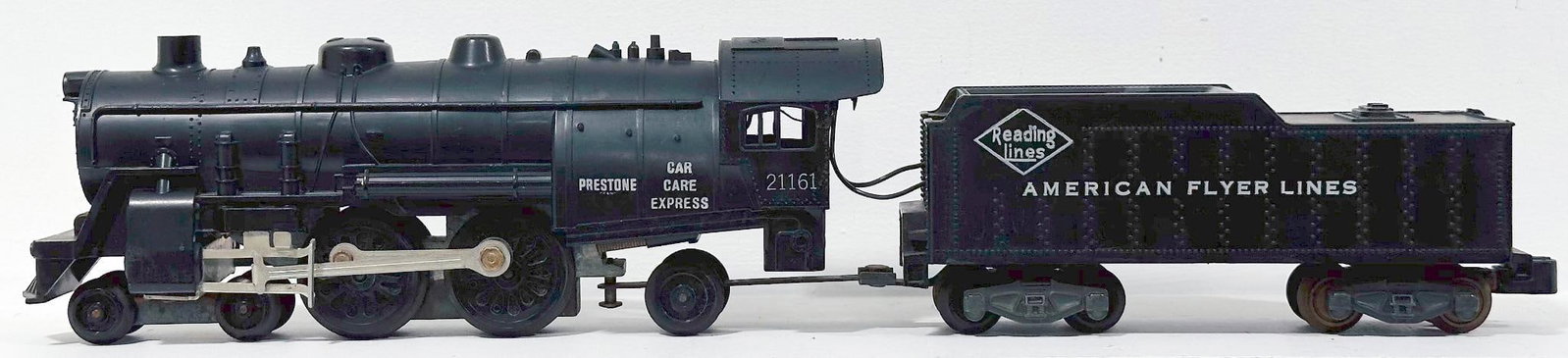 American Flyer Postwar O Gauge 21161 Reading Lines Locomotive and Tender (1 of 6)
