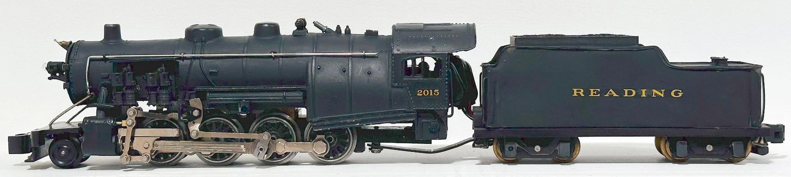 American Flyer Postwar S Gauge 2015 Reading Locomotive and Tender: American Flyer Postwar S Gauge 2015 Reading Locomotive and Tender, repainted to look C7.