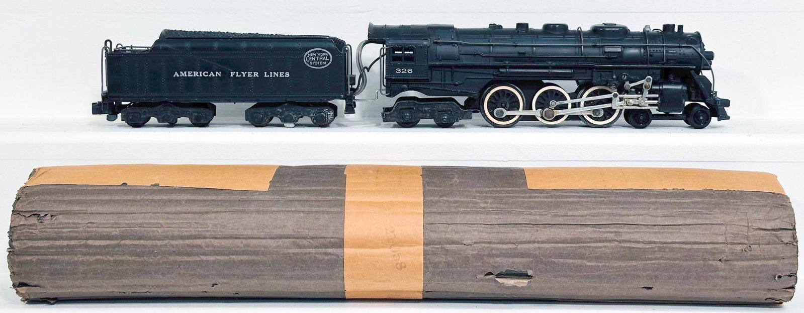 American Flyer Postwar S Gauge 326 New York Central Hudson Locomotive and Tender (1 of 7)