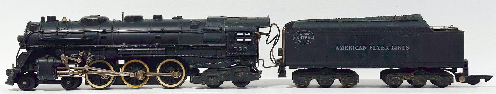 American Flyer Postwar S Gauge 320 New York Central Locomotive and Tender (1 of 6)