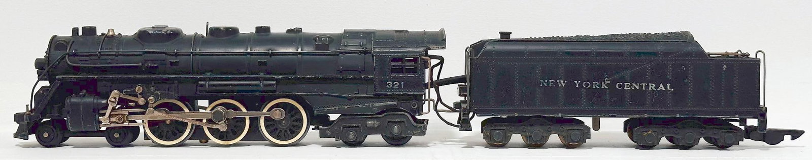 American Flyer Postwar S Gauge 321 New York Central Locomotive and Tender (1 of 6)