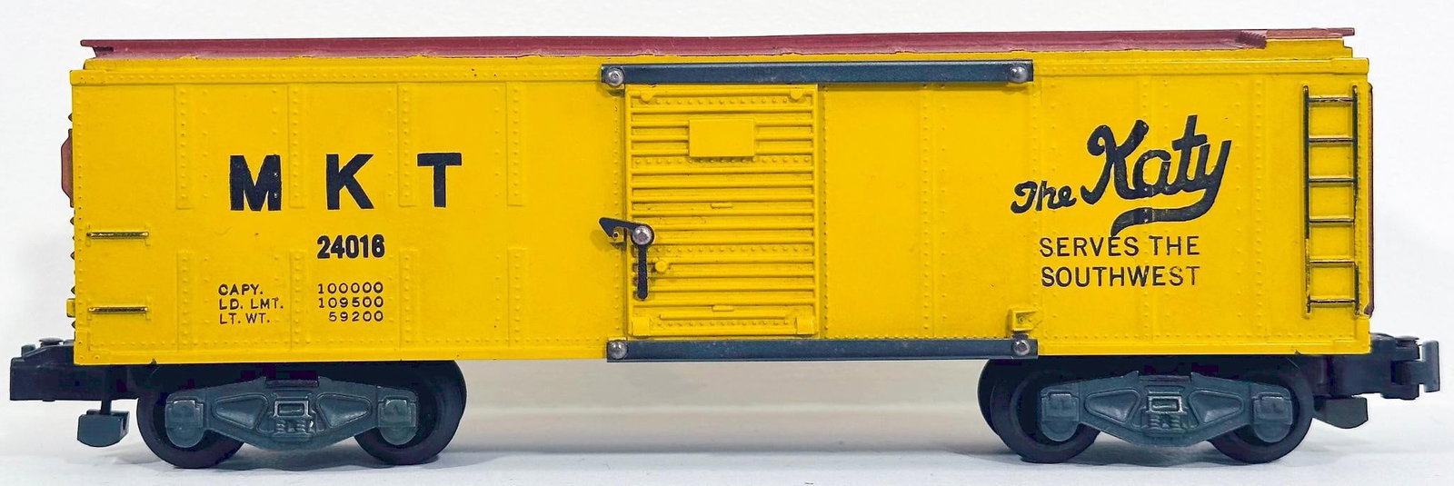 American Flyer Postwar S Gauge 24016 MKT Painted Box Car: American Flyer Postwar S Gauge 24016 MKT Painted Box Car, in C7 plus.