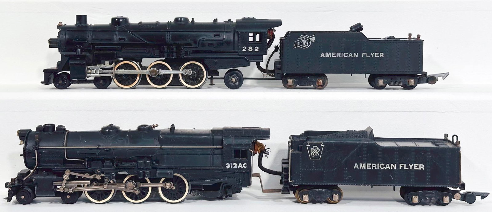 American Flyer Postwar S Gauge 282 Chicago Northwestern Locomotive and Tender and 312AC PRR (1 of 6)