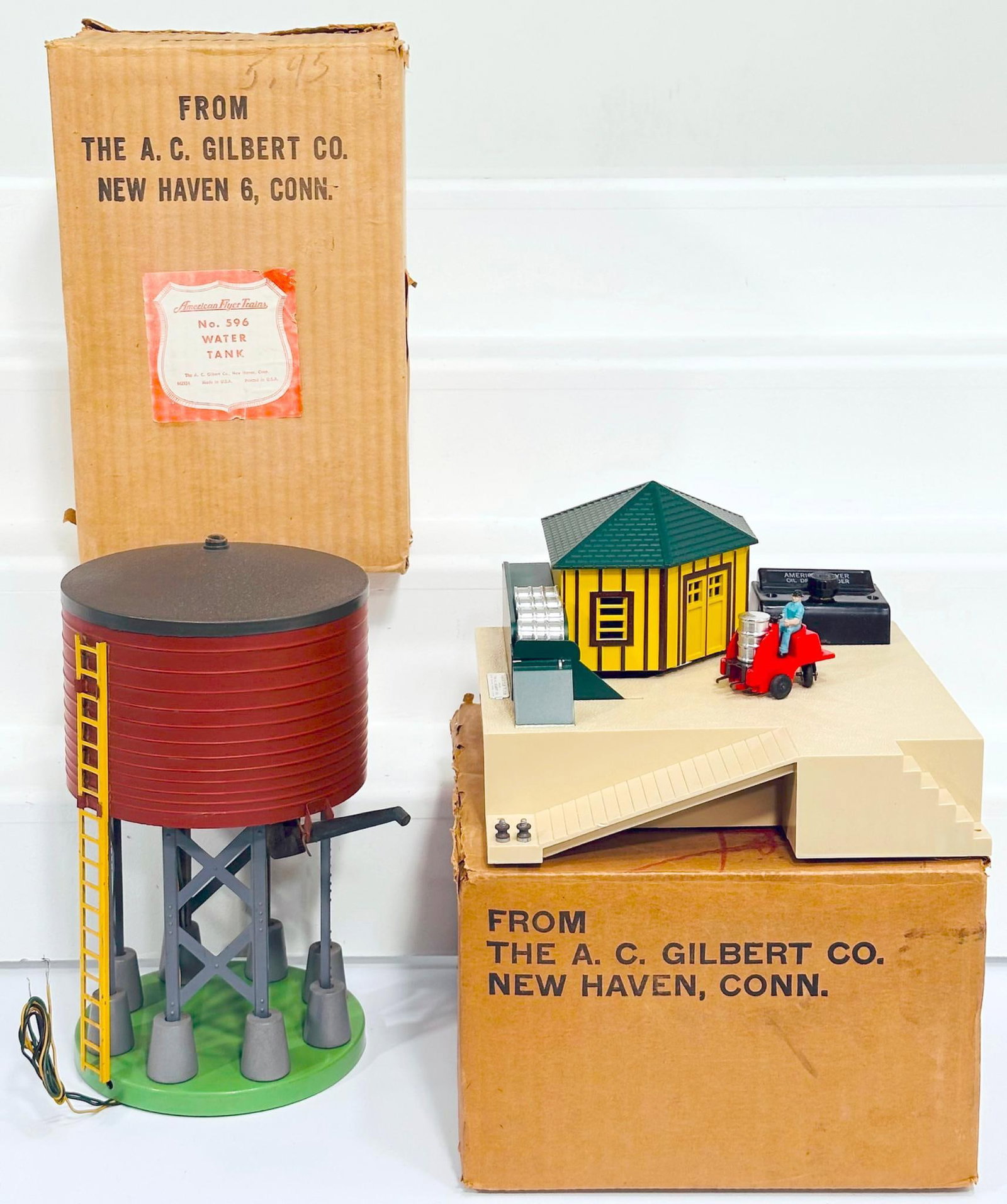 American Flyer Postwar S Gauge 596 Water Tank Boxed and 779 Oil Drum Loader Boxed (1 of 7)