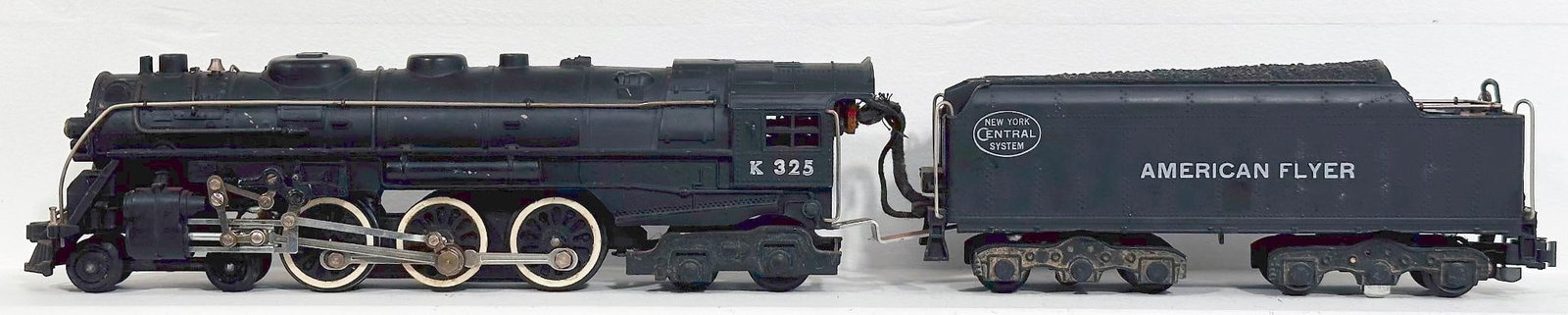 American Flyer Postwar S Gauge K325 New York Central Locomotive and Tender (1 of 6)
