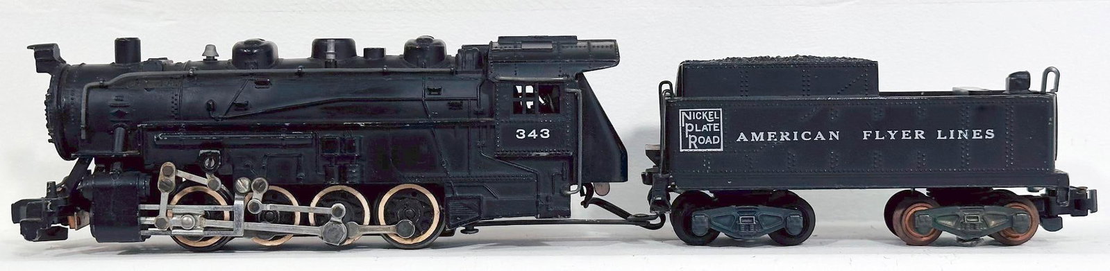 American Flyer Postwar S Gauge 343 Nickel Plate Road Switcher Locomotive and Tender (1 of 6)