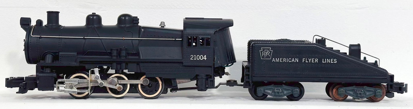 American Flyer Postwar S Gauge 21004 PRR Switcher Locomotive and Tender (1 of 6)