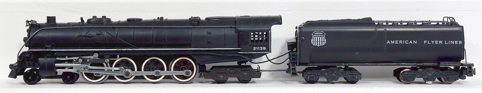 American Flyer Postwar S Gauge 21139 Union Pacific Locomotive and Tender (1 of 6)