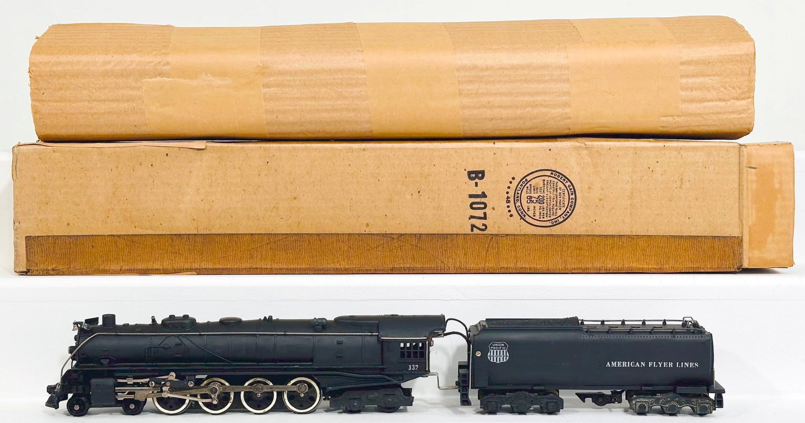 American Flyer Postwar S Gauge 332 Union Pacific Locomotive and Tender Boxed Like New (1 of 10)