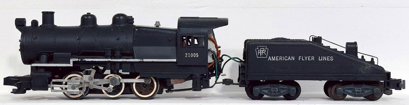 American Flyer Postwar S Gauge 21005 PRR Switcher Locomotive and Tender (1 of 6)