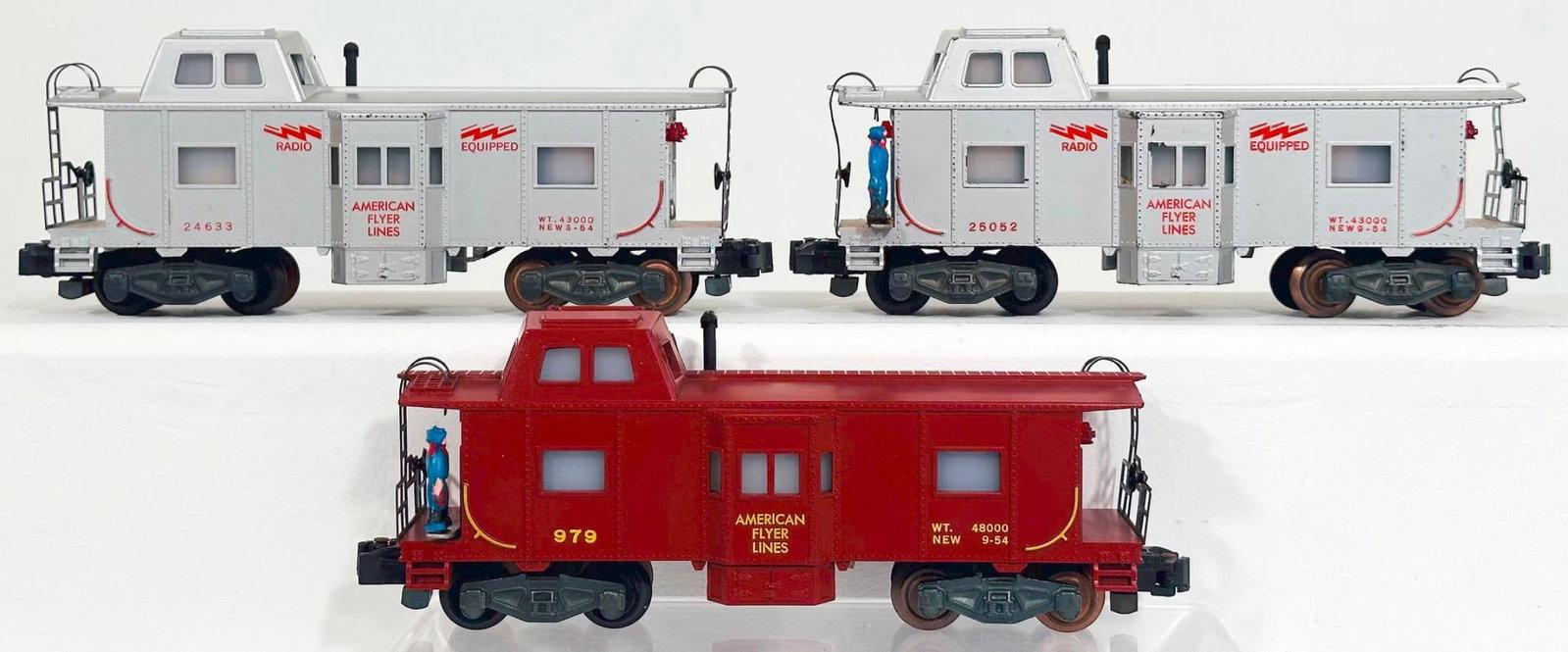 American Flyer Postwar S Gauge 24633 Caboose - 979 Caboose - 25052 Caboose: American Flyer Postwar S Gauge 24633 Caboose - 979 Caboose - 25052 Caboose, each in C7 or better.