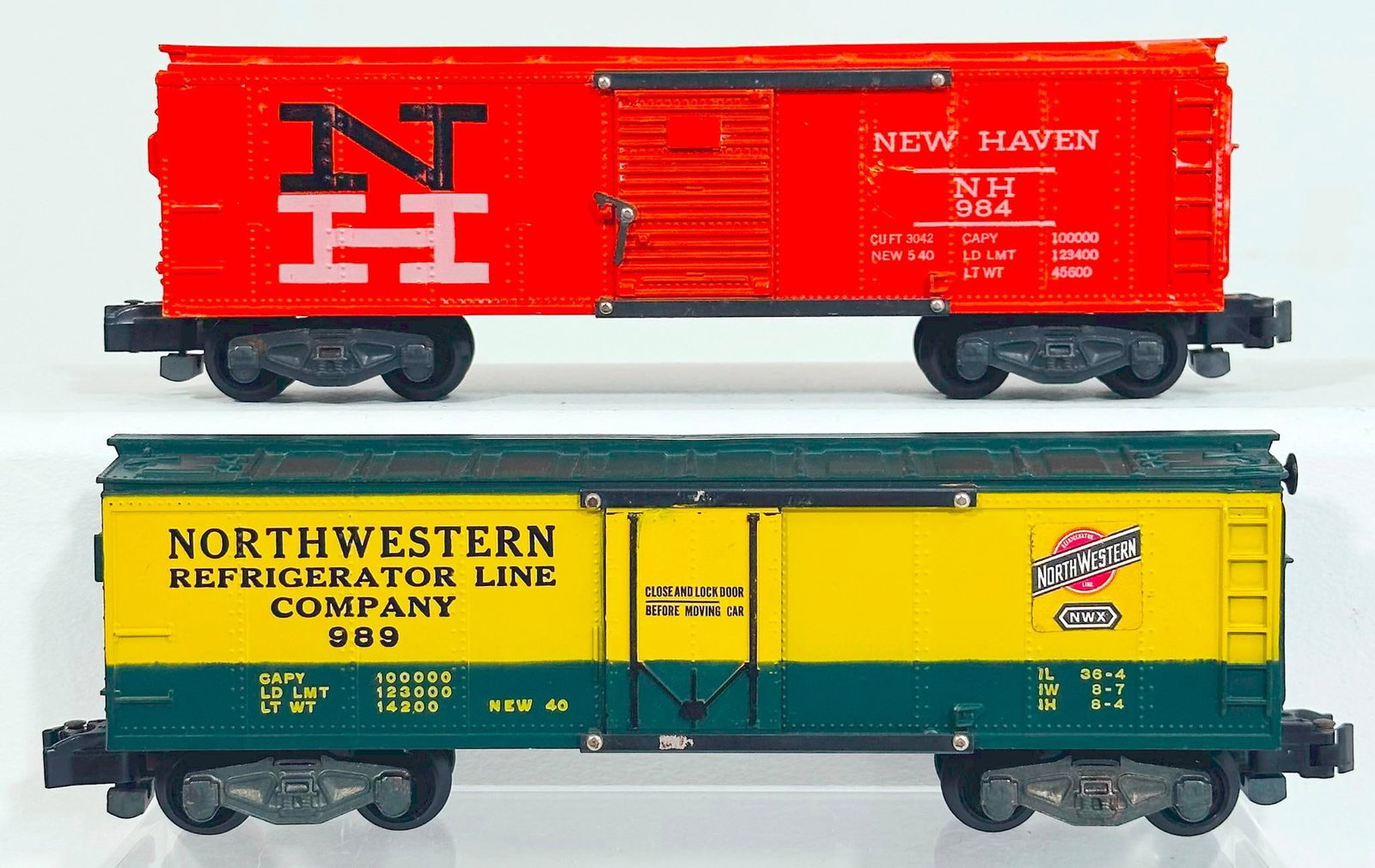 American Flyer Postwar S Gauge 984 New Haven Box Car and 989 Northwestern Refrigerator Car (1 of 6)
